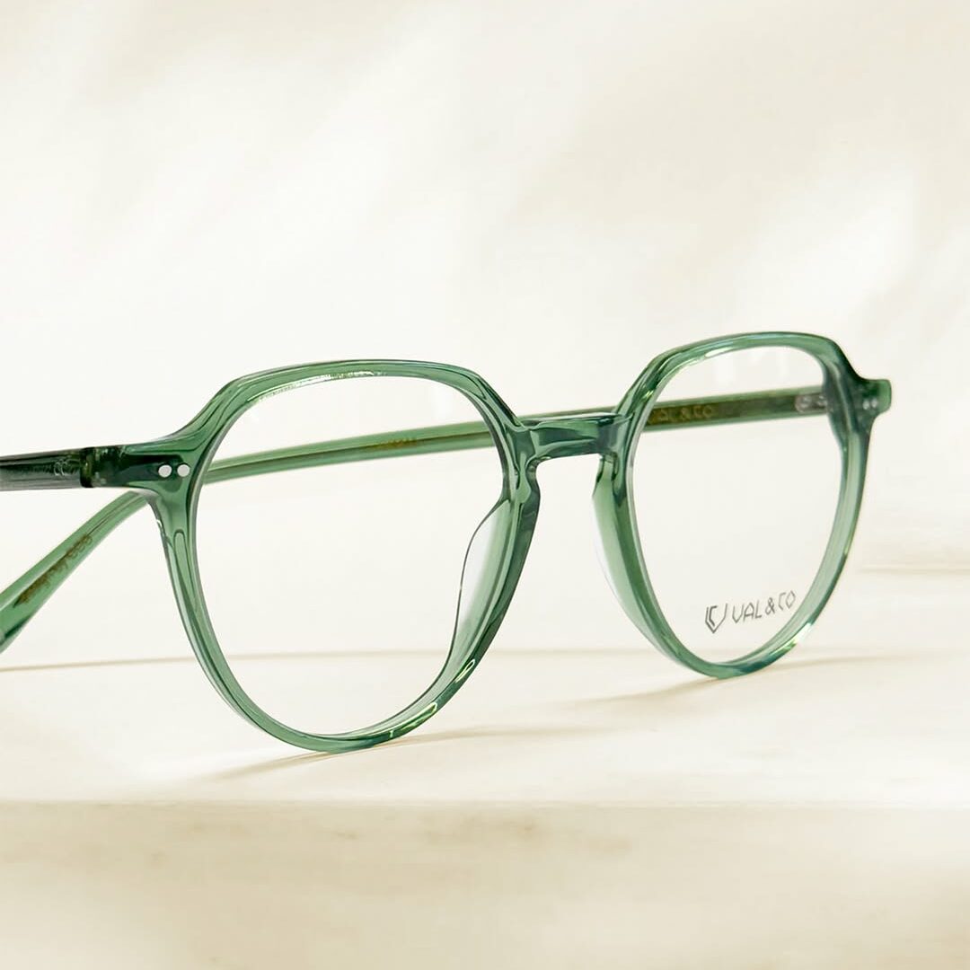 watkins 👓 couleur pure, style limpide. une monture qui parle d’élégance et de modernité. 